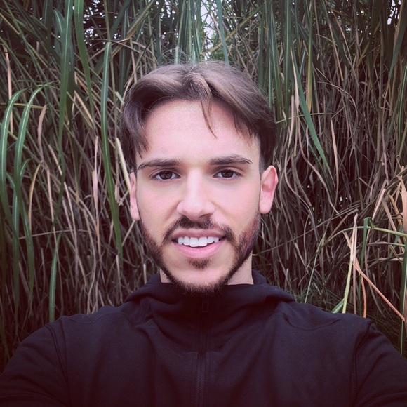 Meet your Posher, Corbin - Picture 1 of 1